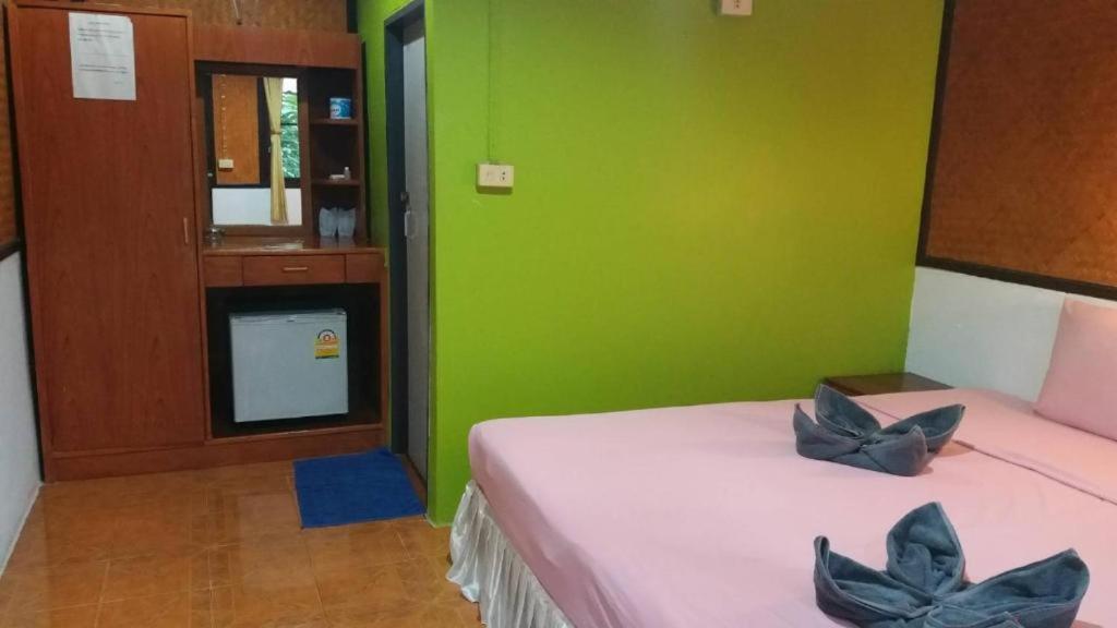 Lanta Long Beach Hostel Koh Lanta Exterior photo