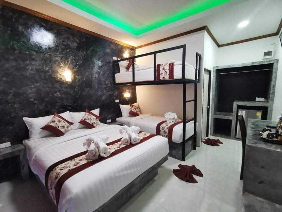 Lanta Long Beach Hostel Koh Lanta Exterior photo