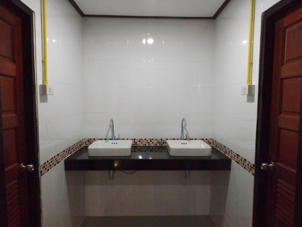 Lanta Long Beach Hostel Koh Lanta Exterior photo