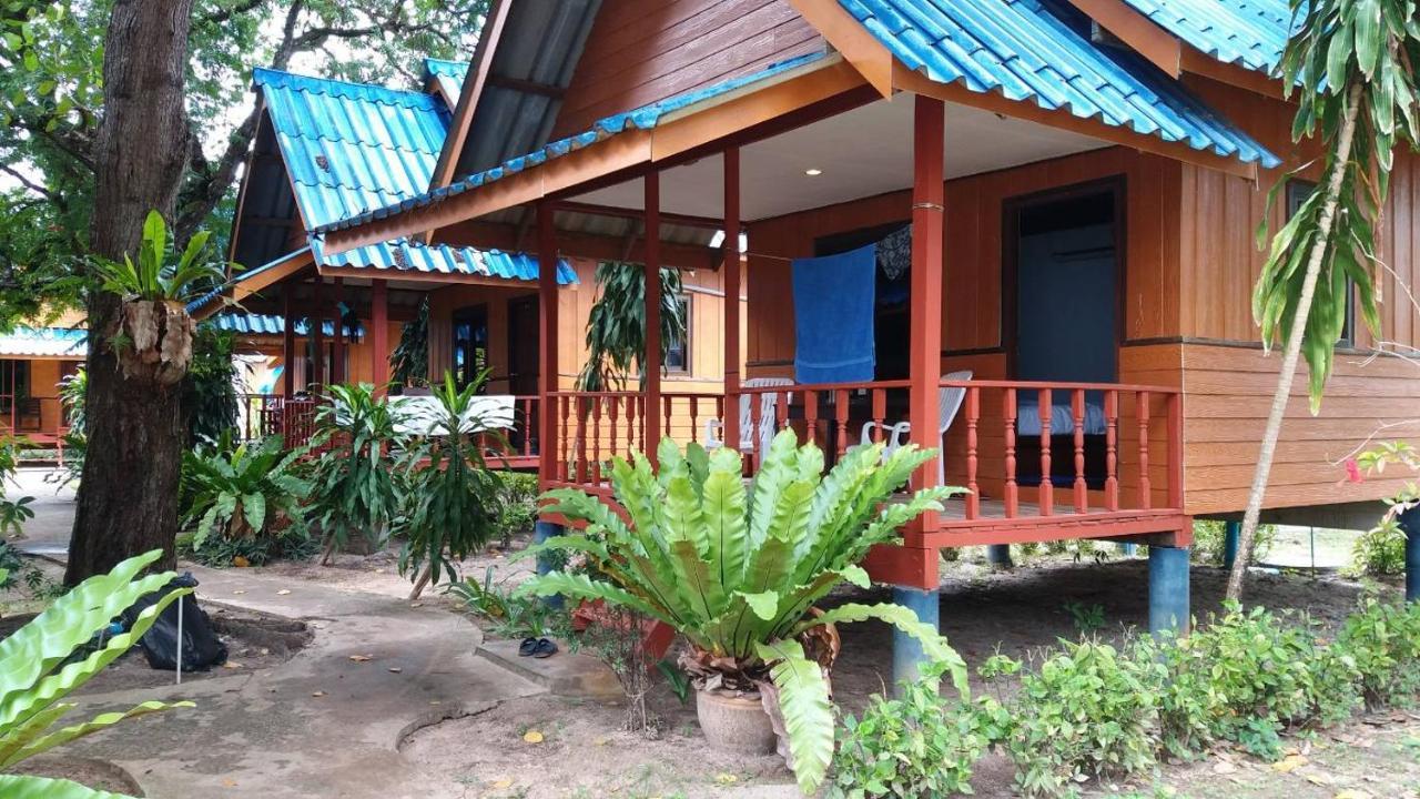 Lanta Long Beach Hostel Koh Lanta Exterior photo